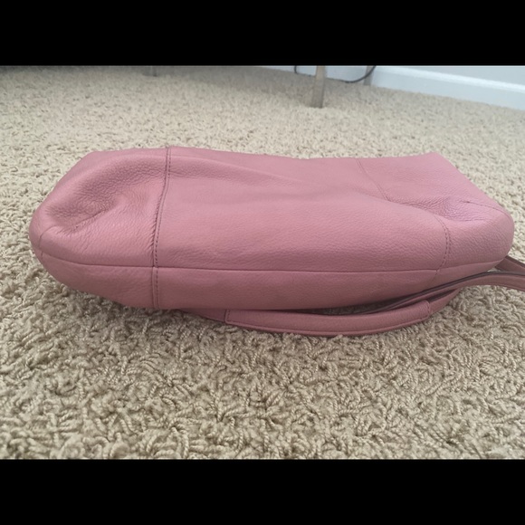 Coach - Picture 4 of 5